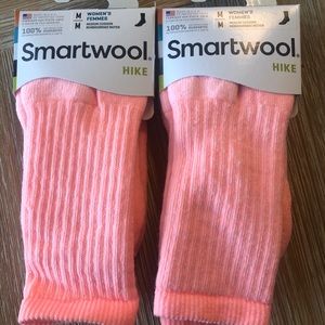 NWT 2 PACK WOMENS MEDIUM SMARTWOOL SOCKS
